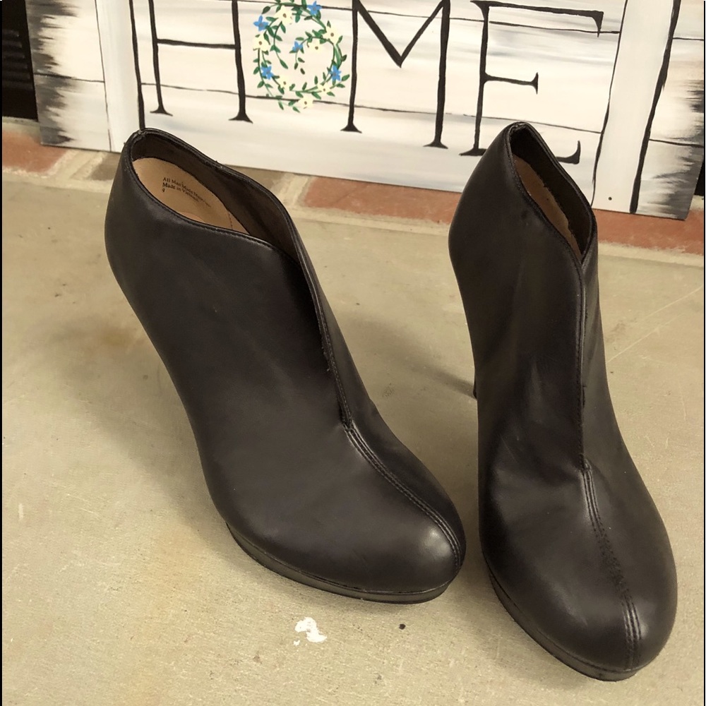 Audrey Brooke ankle boot heels size 9